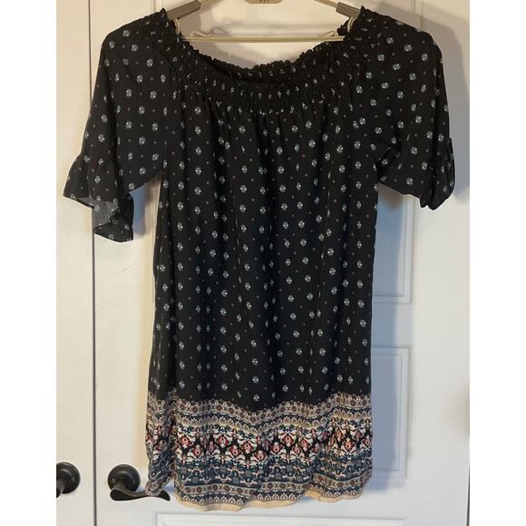 G Collection Dresses & Skirts - G Collection Black Off Shoulder paisley Hem short Sleeve Dress Plus 3X